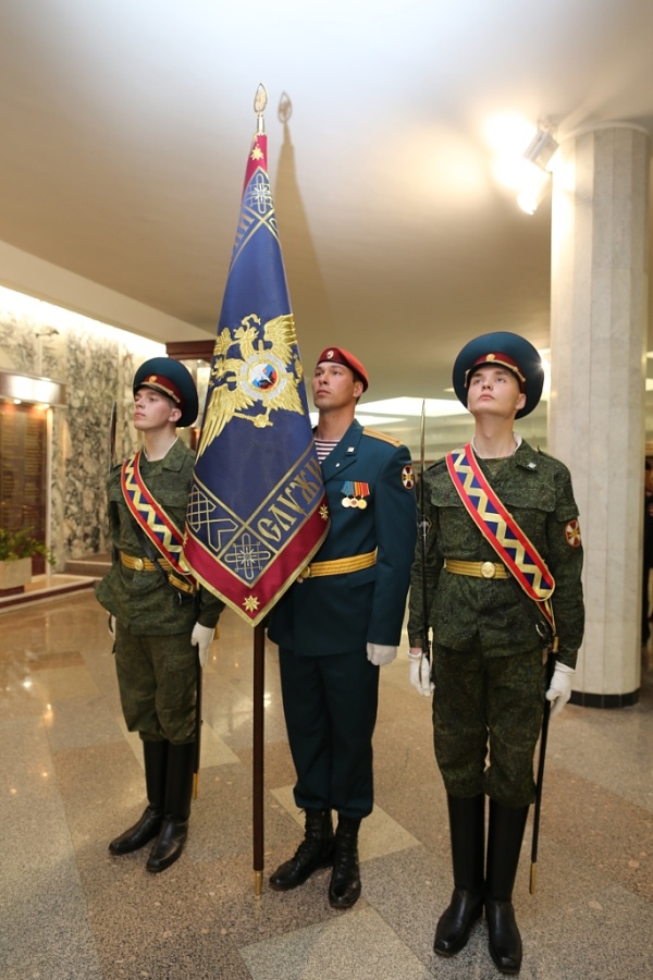 В День Победы знамя МВД России впервые пронесут по главной площади страны - Фото 2