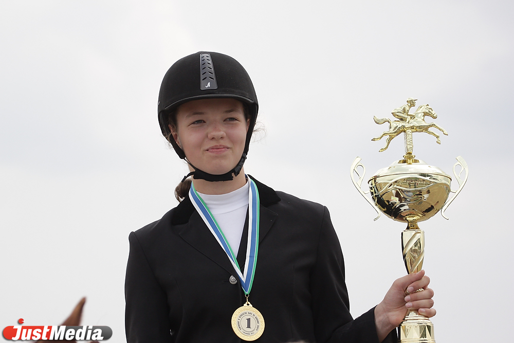 Неожиданные поражения и первые победы. Острая борьба развернулась на чемпионате УрФО по конкуру - Фото 4