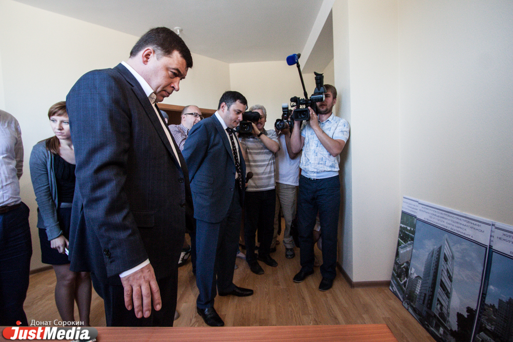 На Среднем Урале осталось 11 долгостроев. Александр Хинштейн обещал решить проблемы обманутых дольщиков до конца года - Фото 6