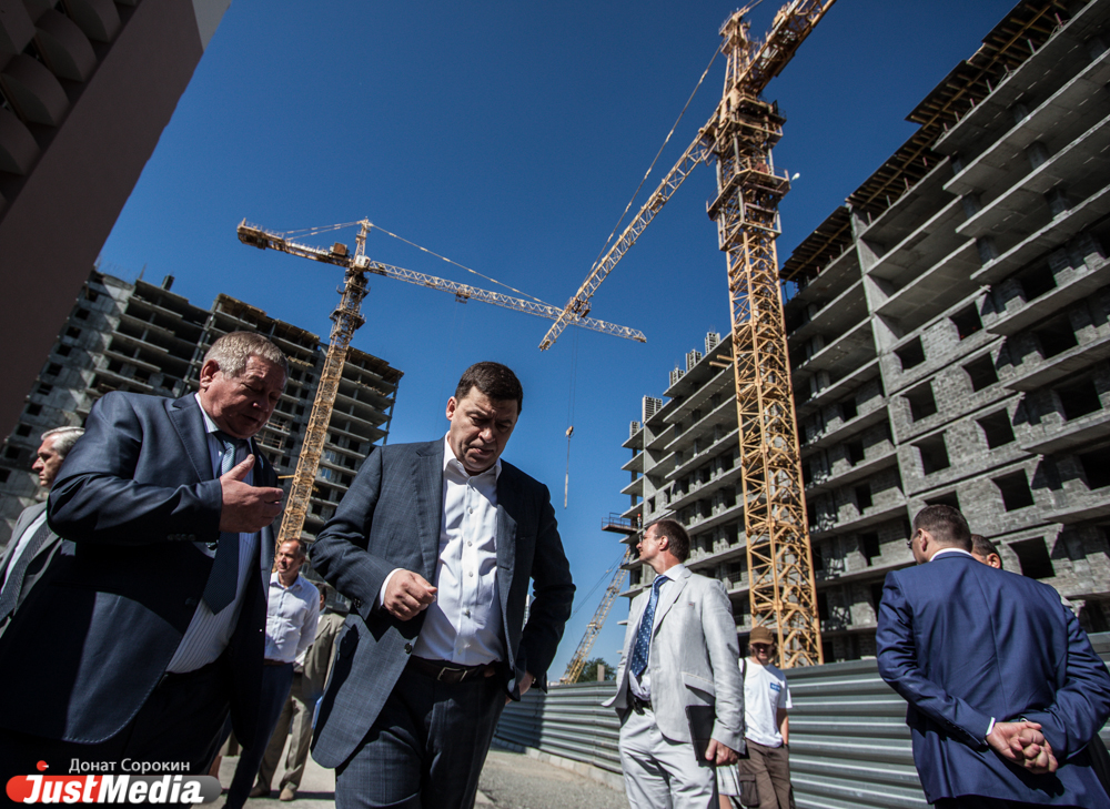 На Среднем Урале осталось 11 долгостроев. Александр Хинштейн обещал решить проблемы обманутых дольщиков до конца года - Фото 4