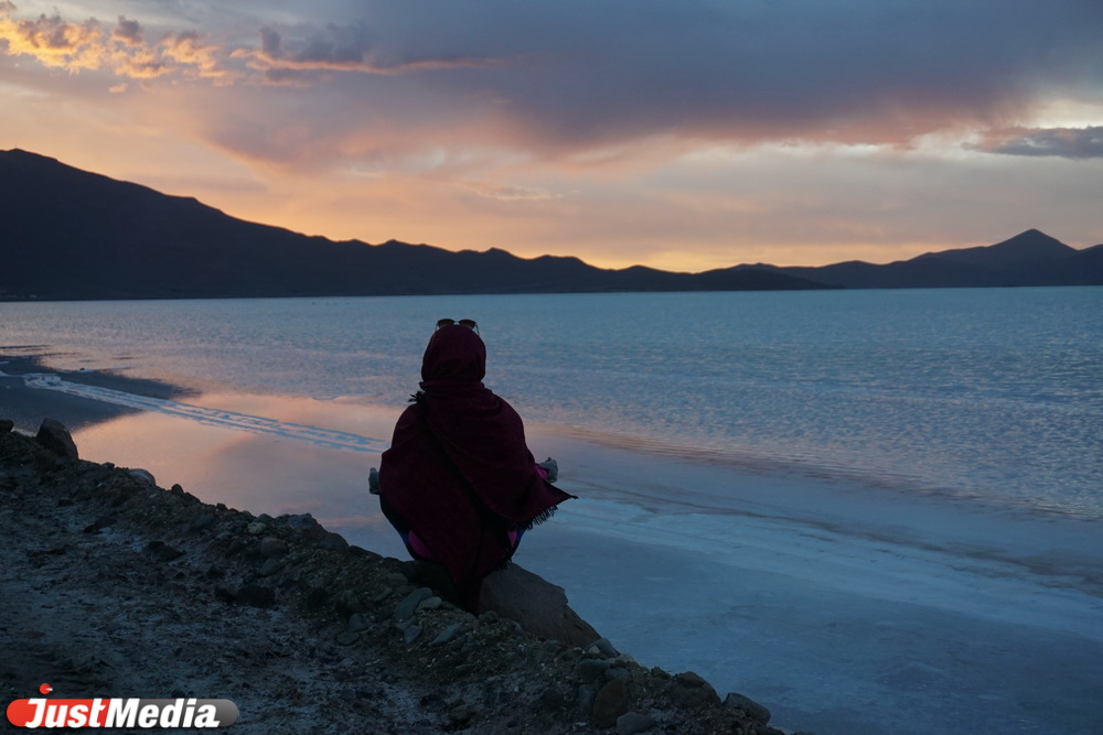 Путешественники Катя и Максим: «Важно, какая погода у вас в сердце». В Екатеринбурге -10 и небольшой снег. ФОТО, ВИДЕО - Фото 13