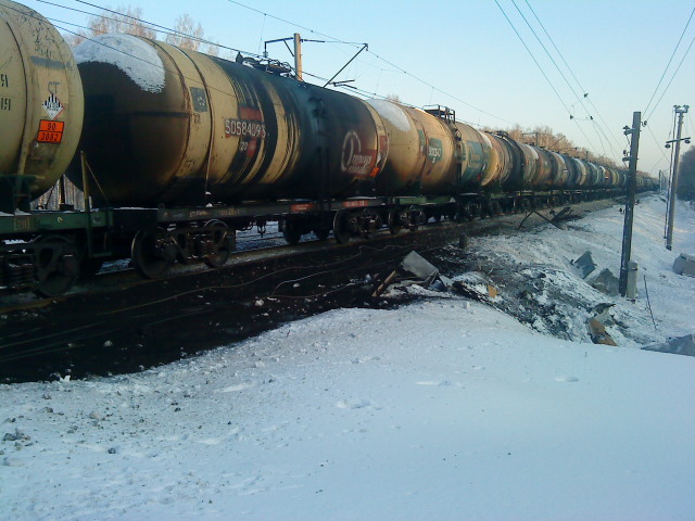 В Покровском на переезде фура столкнулась с локомотивом. Два человека погибли - Фото 7