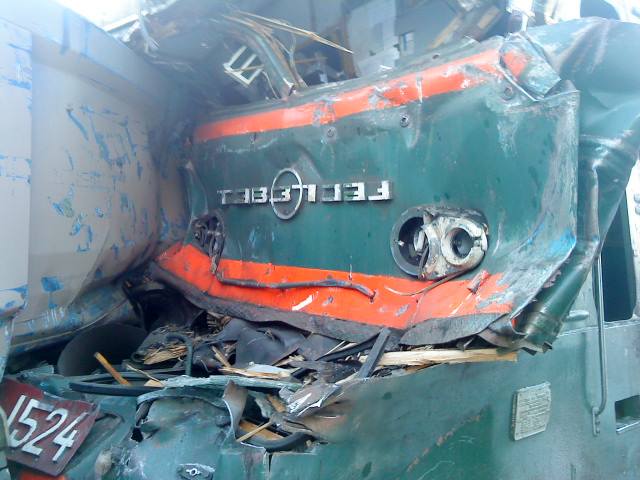 В Покровском на переезде фура столкнулась с локомотивом. Два человека погибли - Фото 5