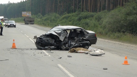 Водитель «Дэу», разбившийся сегодня на ЕКАДе, мог уснуть за рулем - Фото 2