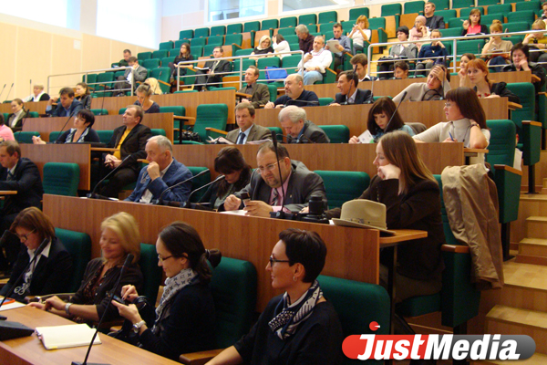 «Никаких ВДНХ!» ИННОПРОМ-2013 в Екатеринбурге пройдет без мороженого, воздушных шариков и промоакций - Фото 2