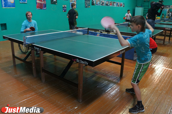 Невозможное возможно: уральский теннисист выигрывает соревнования, сидя в коляске - Фото 5