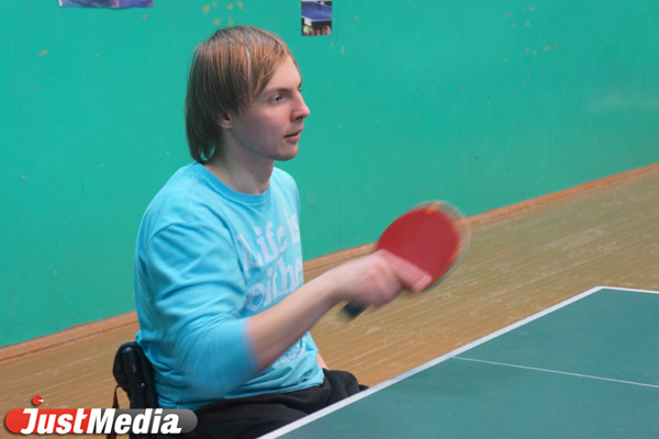 Невозможное возможно: уральский теннисист выигрывает соревнования, сидя в коляске - Фото 6