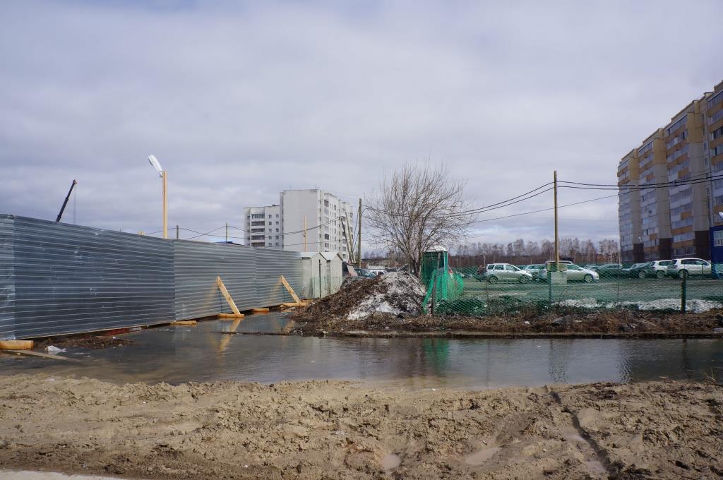 Пути ада: жители микрорайона Кольцово вынуждены ходить по дороге из плит, у которой есть начало, но нет конца - Фото 9