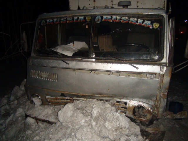 Под Малыми Брусянами камикадзе на ВАЗе вылетел в лоб встречному КамАЗу. ФОТО - Фото 4