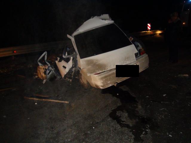 Под Малыми Брусянами камикадзе на ВАЗе вылетел в лоб встречному КамАЗу. ФОТО - Фото 6