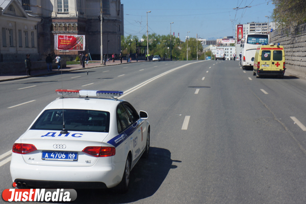 Огненное шествие: как Екатеринбург встретил главный символ Универсиады - Фото 4