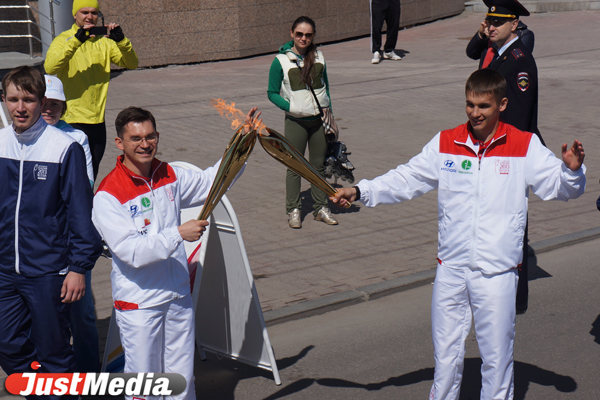Огненное шествие: как Екатеринбург встретил главный символ Универсиады - Фото 5