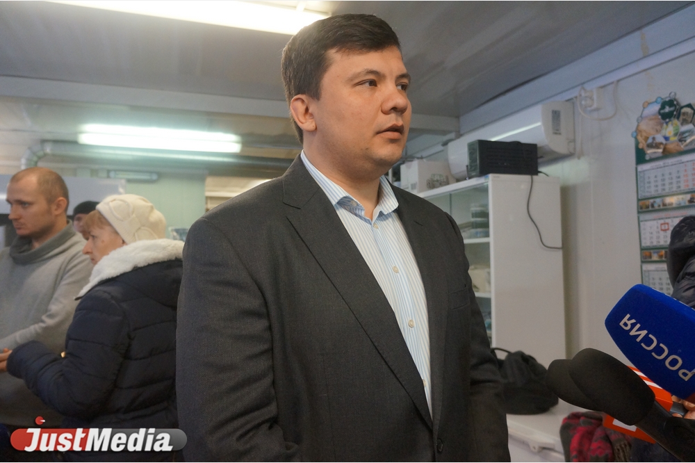 «Грязь на дорогах Екатеринбурга от машин, а не от реагентов». Противогололедную смесь изучили в лаборатории - Фото 4