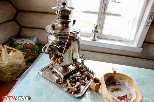 Избушка Бабы-Яги, дом крестьянина и старинная русская печь. На Урале продолжается строительство парка по сказам Бажова - Фото 12