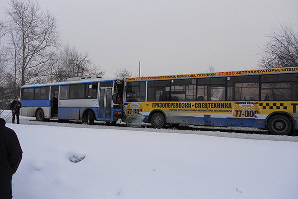 В Верхней Пышме столкнулись два рейсовых автобуса. Пострадали семь человек - Фото 6