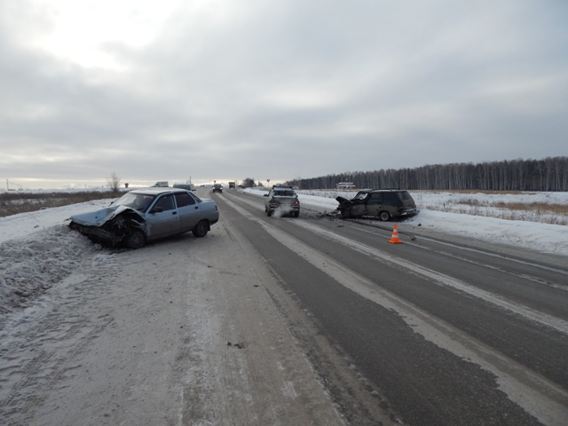 Под Екатеринбургом водитель «десятки», избегая столкновения с одной машиной, врезался в другую - Фото 2