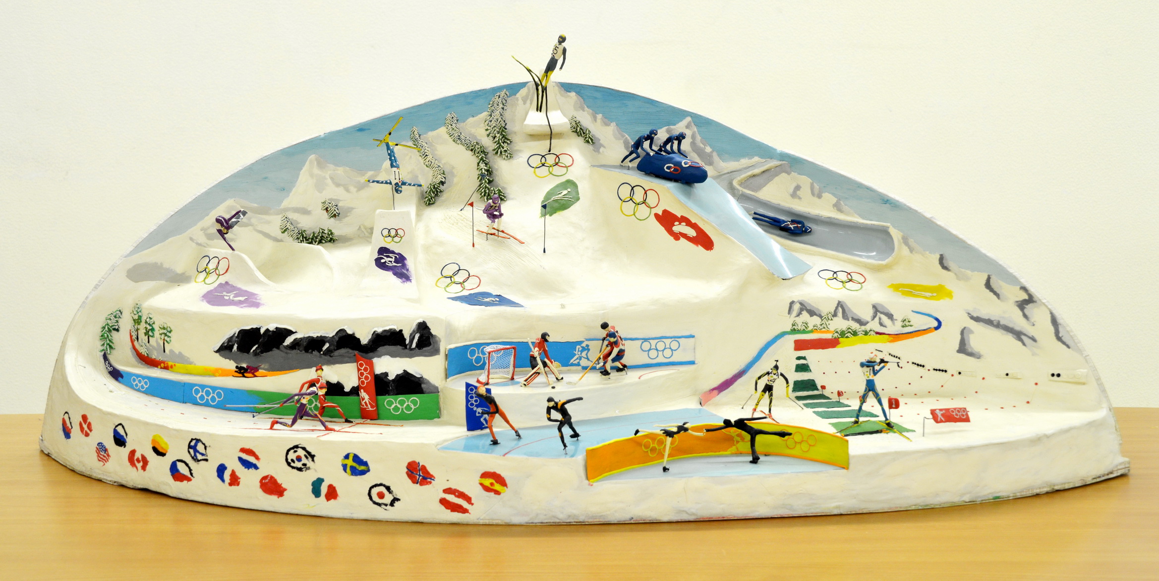 Пластилиновая Олимпиада. Народный умелец из Двуреченска сделал необычную диораму - Фото 2