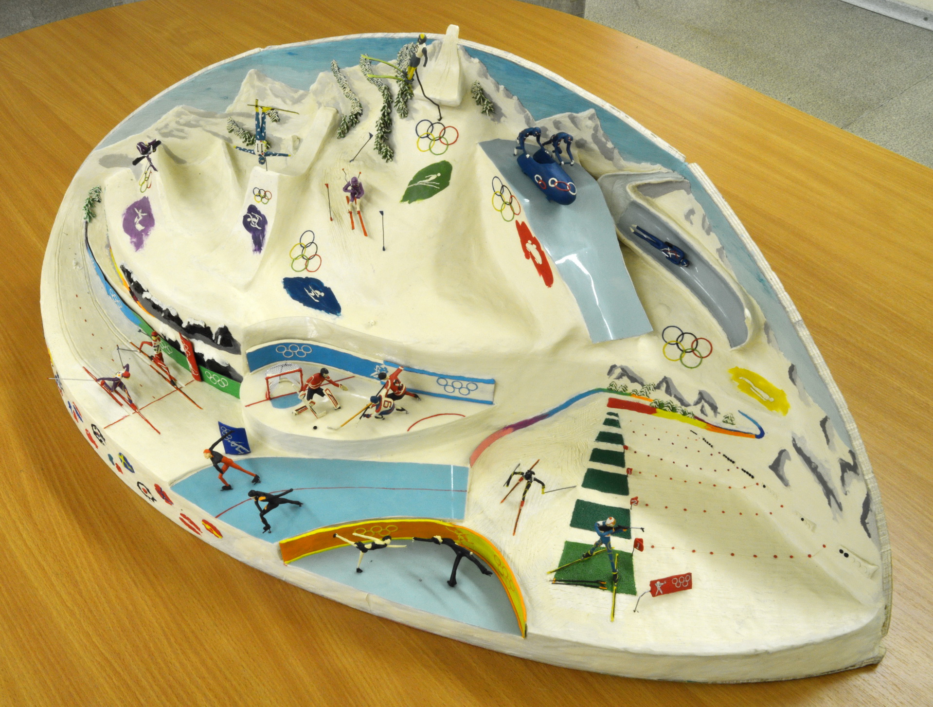 Пластилиновая Олимпиада. Народный умелец из Двуреченска сделал необычную диораму - Фото 5