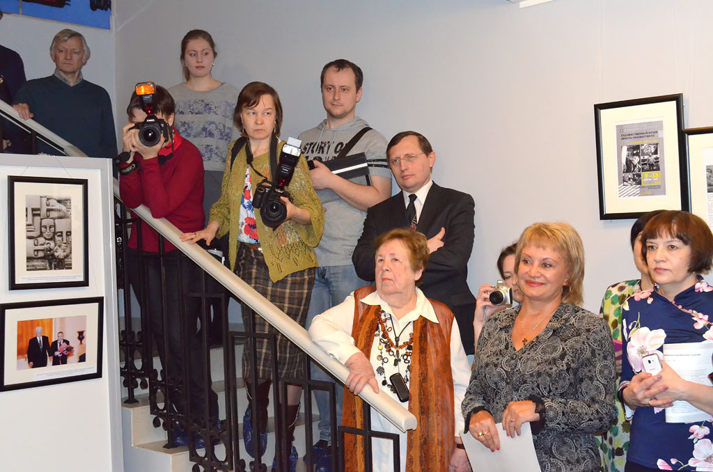 «Приедет жена, она более молода». Эрнст Неизвестный отказался от визита в Екатеринбург - Фото 3