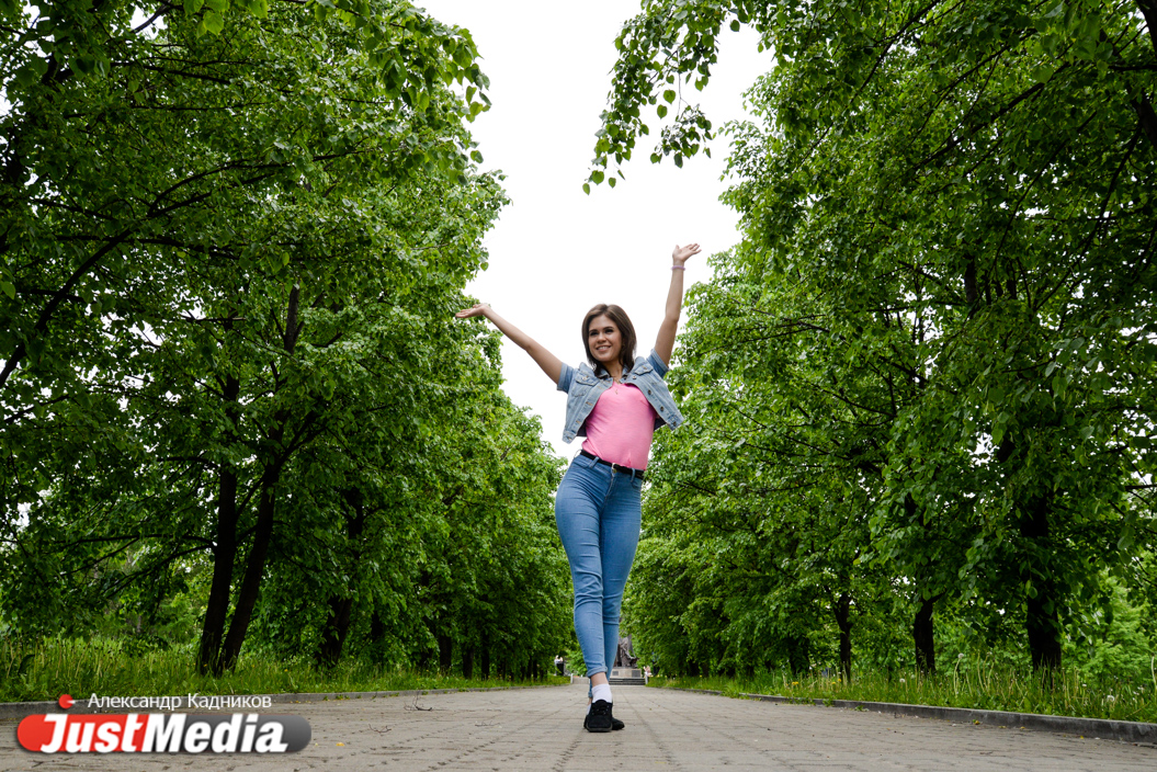 Студентка Анастасия Рушенцева: «Лето у нас очень короткое, гуляйте и веселитесь». В Екатеринбурге +27. ФОТО, ВИДЕО - Фото 6