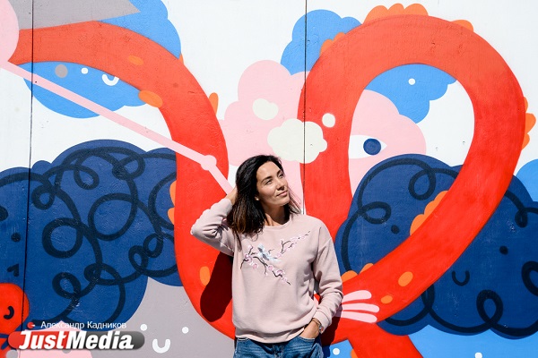 Мисс Екатеринбург – 2011 Татьяна Неверова-Никонова: «Очень хорошо про уральское лето написал поэт Анатолий Торопов». Во вторник в Екатеринбурге +25, возможен дождь. ФОТО, ВИДЕО - Фото 2