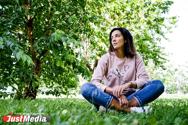 Мисс Екатеринбург – 2011 Татьяна Неверова-Никонова: «Очень хорошо про уральское лето написал поэт Анатолий Торопов». Во вторник в Екатеринбурге +25, возможен дождь. ФОТО, ВИДЕО - Фото 8