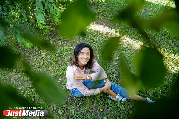 Мисс Екатеринбург – 2011 Татьяна Неверова-Никонова: «Очень хорошо про уральское лето написал поэт Анатолий Торопов». Во вторник в Екатеринбурге +25, возможен дождь. ФОТО, ВИДЕО - Фото 3