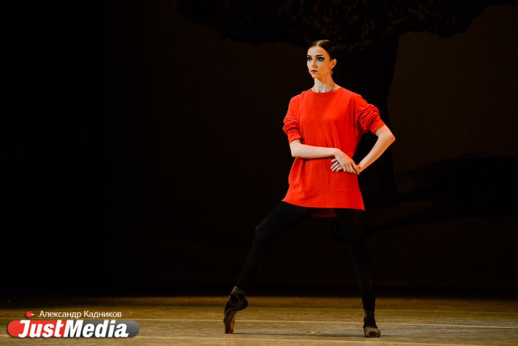 Пачки заменили рубашками, а шаровары – рваными джинсами. Смотрим вместе с JustMedia.ru, каким будет Fashion gala в Урал Балете. ФОТОРЕПОРТАЖ - Фото 8