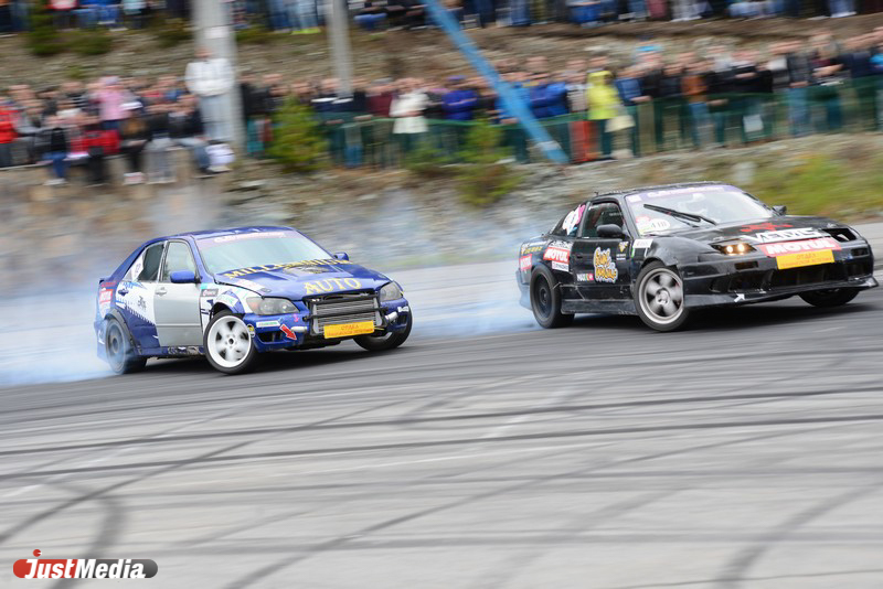 Много искр и дыма из-под колес! Екатеринбуржец стал королем дрифта  - Фото 4