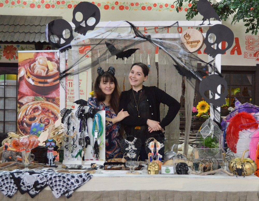 В Екатеринбурге к Хэллоуину открылась выставка городских «тыквенных» достопримечательностей - Фото 6