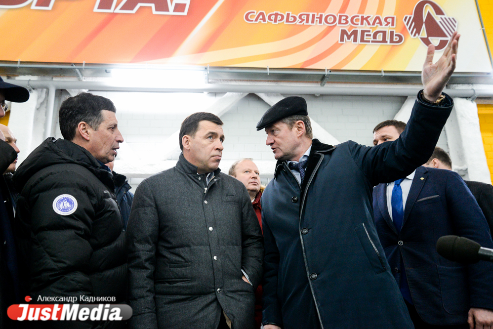 Режевские чиновники разгромили команду Куйвашева на открытой им ледовой арене - Фото 3