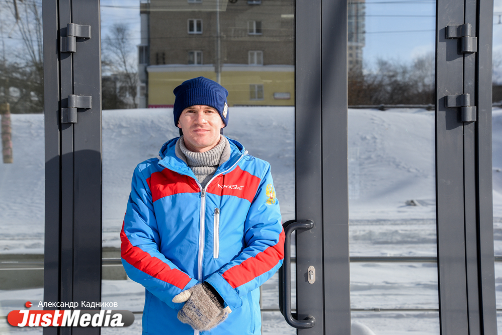 Сергей Сухарев, Свердловское МЧС: «Весна. Снег. Наконец-то уже лыжный сезон открыт». В Екатеринбурге -4 и сильный ветер. ФОТО, ВИДЕО - Фото 4