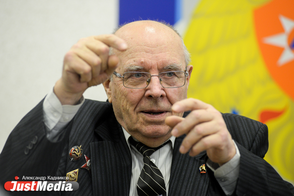 «Люди прыгали из окон: кто на провода попадал, кто куда. Средств эвакуации тогда не было». Вспоминаем истории крупных свердловских пожаров. СПЕЦПРОЕКТ  - Фото 9