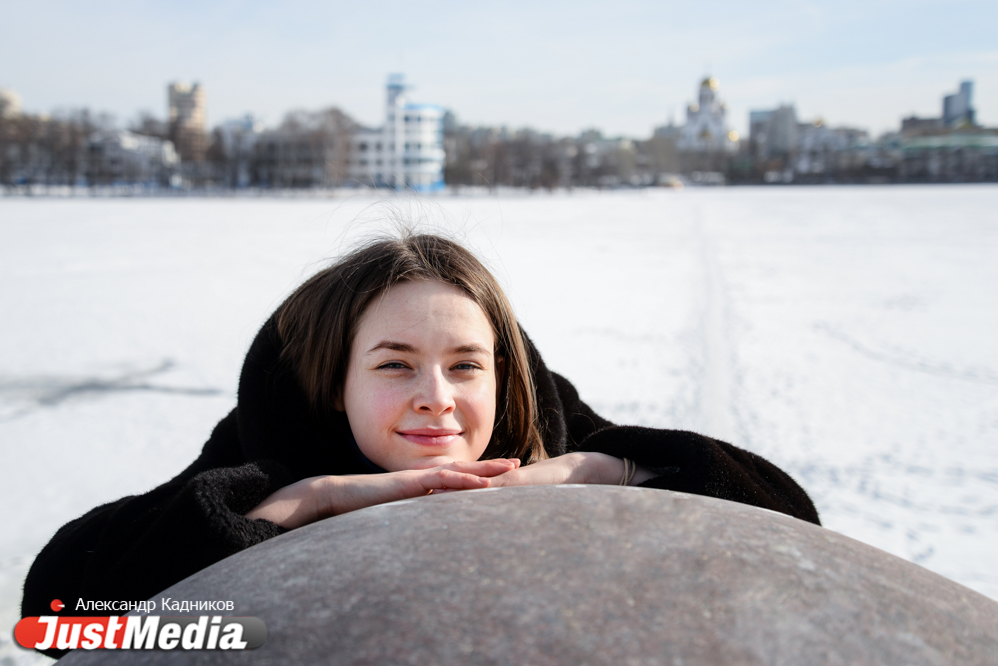 Актриса Анна Минцева: «Жду не дождусь, когда можно будет вдыхать аромат новой зелени и цветов». В Екатеринбурге +10 и сильный ветер. ФОТО, ВИДЕО - Фото 5