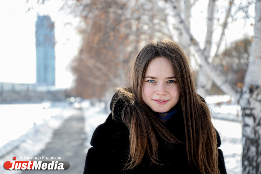 Актриса Анна Минцева: «Жду не дождусь, когда можно будет вдыхать аромат новой зелени и цветов». В Екатеринбурге +10 и сильный ветер. ФОТО, ВИДЕО - Фото 10