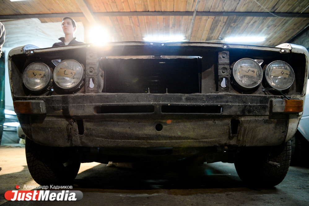 «Предлагали меняться на Chrysler и BMW X5, но я отказался». Уралец превратил ИЖ в американскую классику. ФОТО - Фото 10