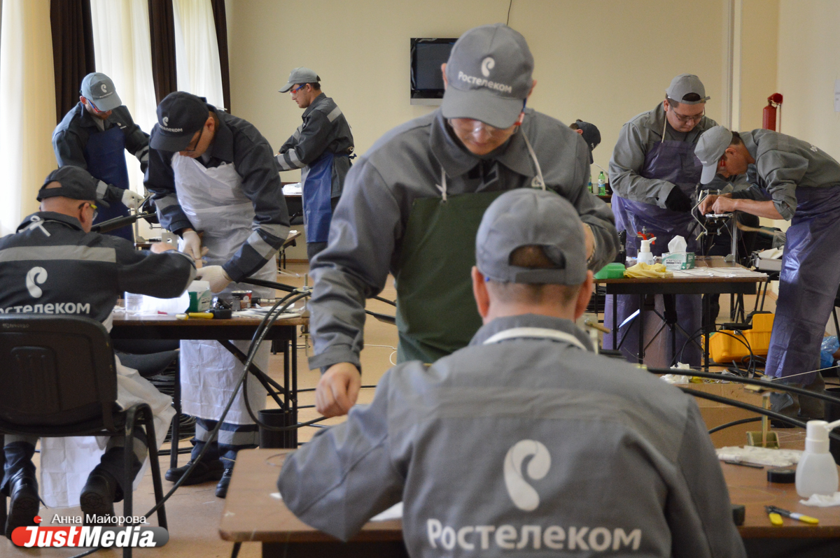 В Екатеринбурге монтажники кабелей отметили День Интернета зачисткой, сваркой и герметизацией - Фото 2