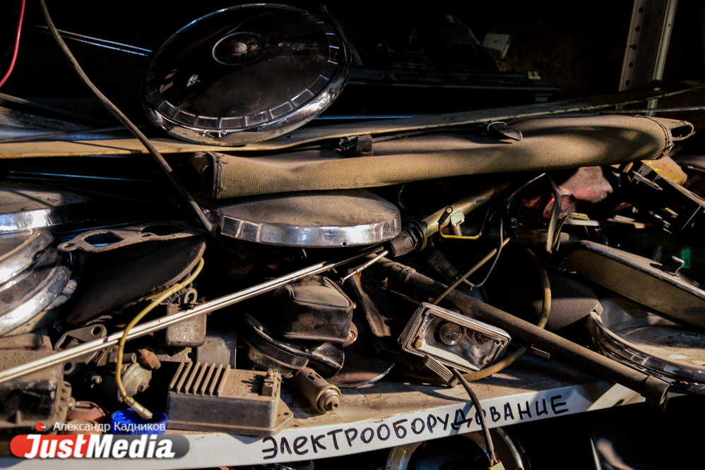 «Предлагали меняться на Chrysler и BMW X5, но я отказался». Уралец превратил ИЖ в американскую классику. ФОТО - Фото 12