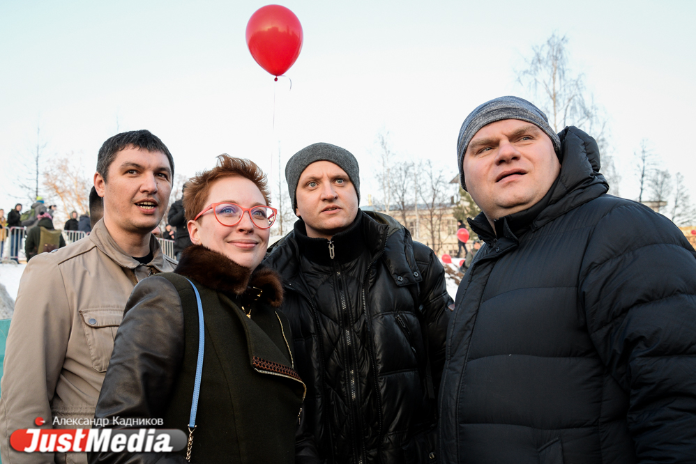 Екатеринбуржцы собрались на митинг за прямые выборы мэра перед решающим заседанием заксобрания. ФОТО - Фото 5