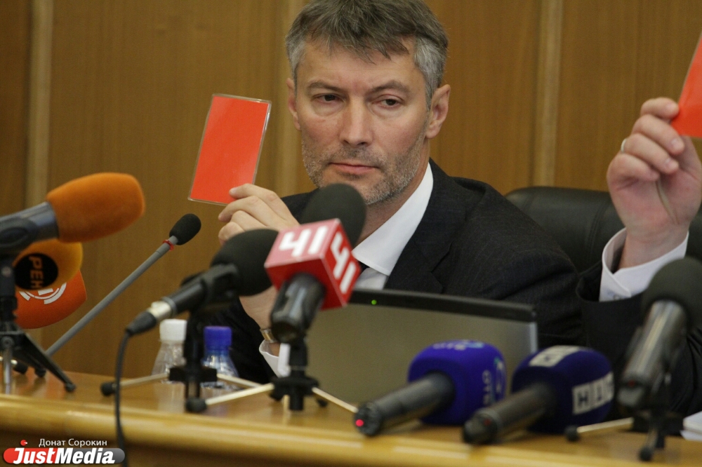 Вынесли сор из «серой избы». Ройзмана поддерживают в Москве и показывают в Британии - Фото 2