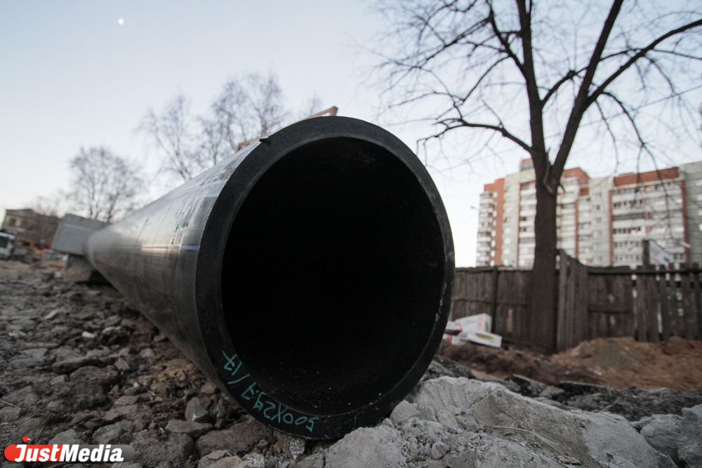 Коммунальных аварий в Пионерском поселке не будет ближайшие 70 лет: на смену ржавому водоводу пришли полиэтиленовые трубы - Фото 5