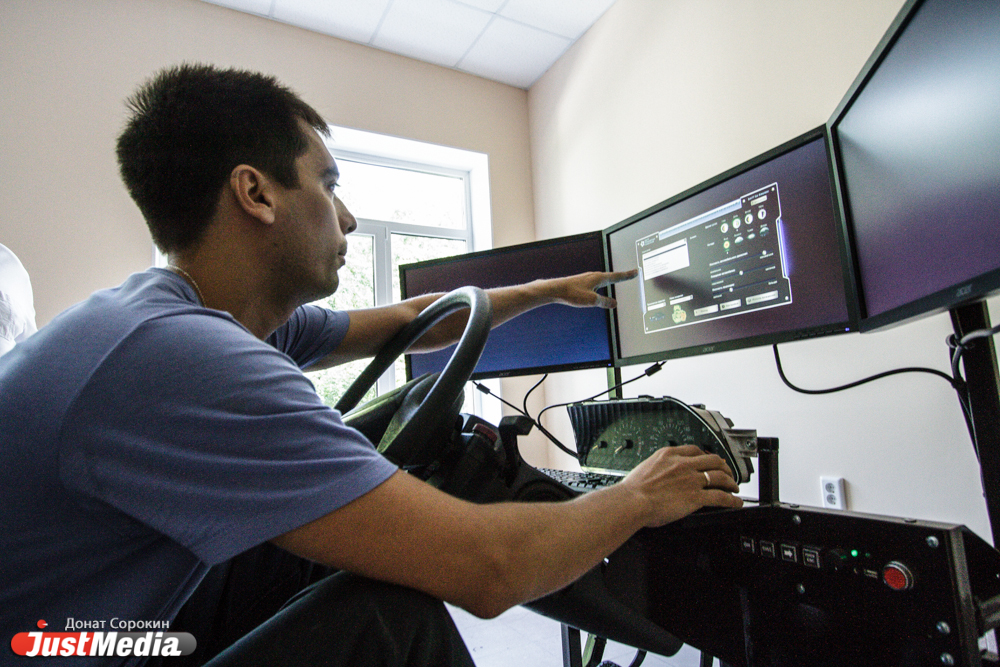 Я в рабочие пойду, пусть меня научат. Готовить электриков, слесарей и крановщиков в Свердловской области будут по-новому - Фото 3