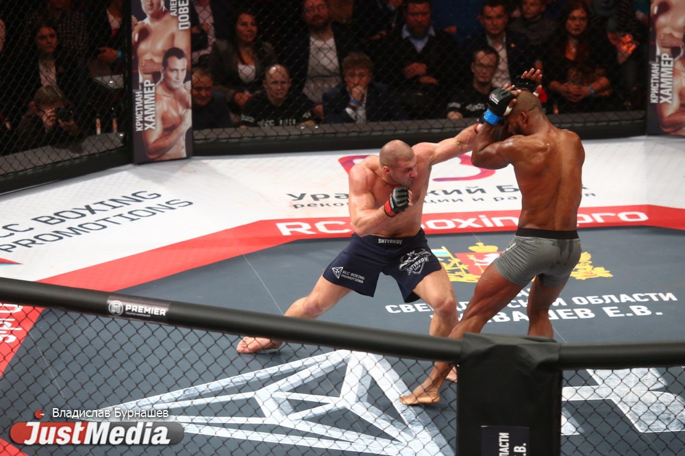 «Не уверен, что готов к выступлению за океаном. Мне не все сегодня понравилось». Иван Штырков оказался сильнее экс-чемпиона Bellator Кристиана М’Пумбу. ФОТО - Фото 13