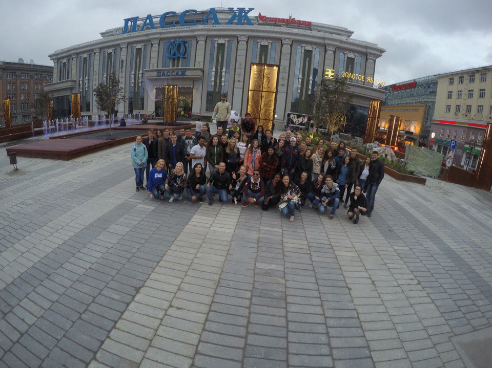 Тысяча екатеринбуржцев сделала селфи на фоне «Пассажа»  - Фото 8