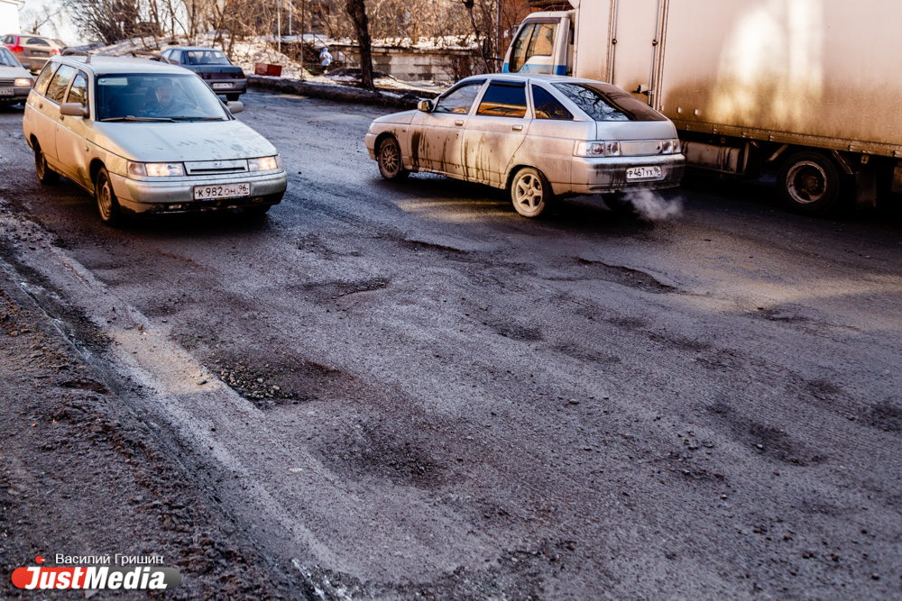 «Екатеринбург из года в год обделяется». Ройзман пожаловался на свердловский минтранс в Генпрокуратуру и Росавтодор - Фото 14