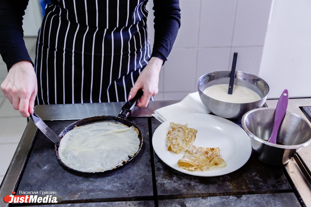 К VIPам на блины. Бизнес-леди Людмила Варакина: «Сковорода — это оружие женщины». СПЕЦПРОЕКТ - Фото 7