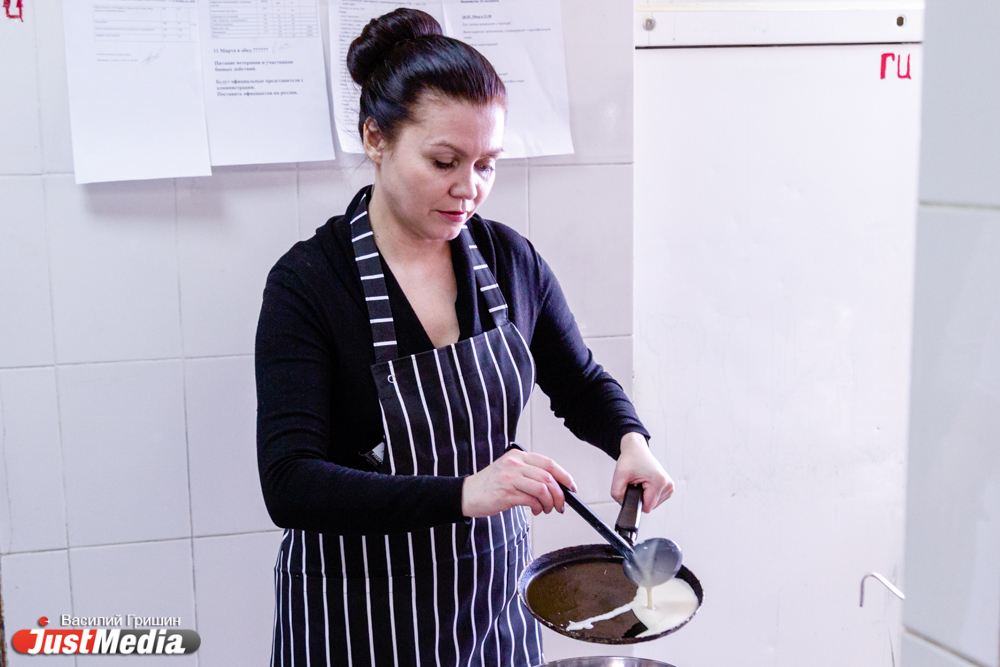 К VIPам на блины. Бизнес-леди Людмила Варакина: «Сковорода — это оружие женщины». СПЕЦПРОЕКТ - Фото 6