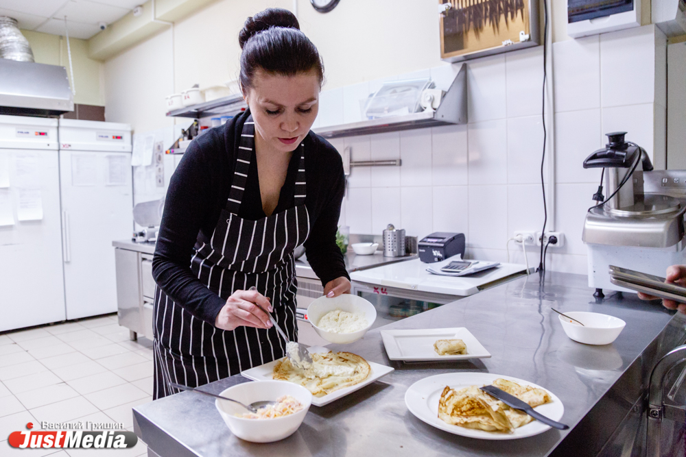 К VIPам на блины. Бизнес-леди Людмила Варакина: «Сковорода — это оружие женщины». СПЕЦПРОЕКТ - Фото 10