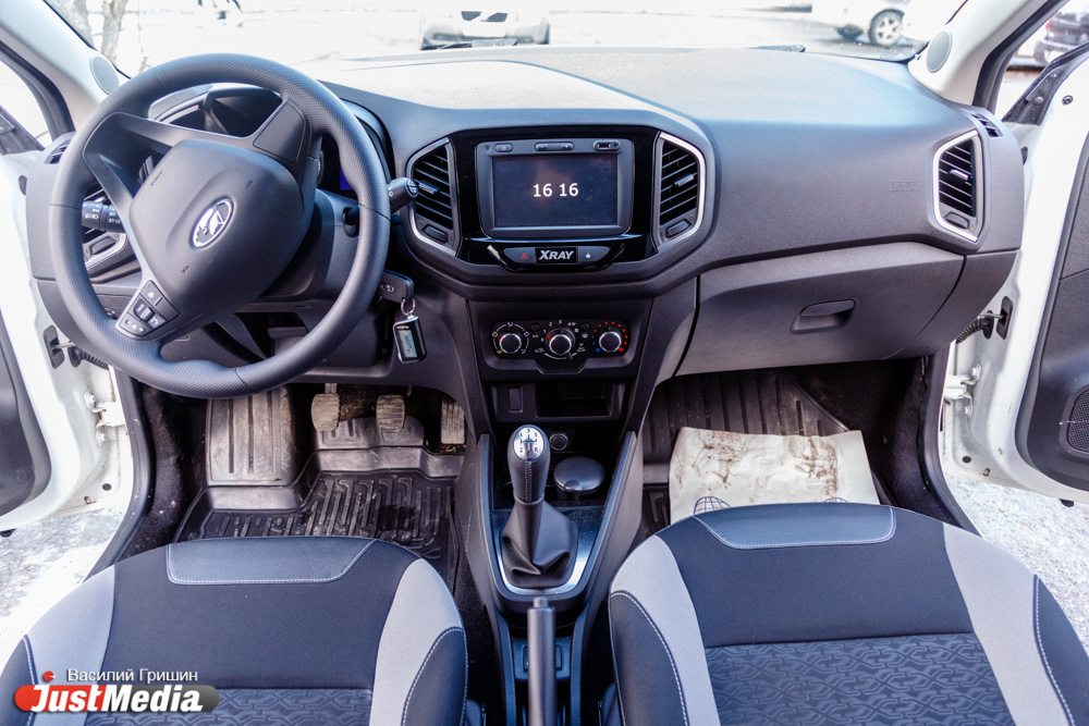 Цепной двигатель Nissan, неубиваемая подвеска и стильный дизайн: JustMedia.ru протестировал новую LADA XRAY. ТЕСТ-ДРАЙВ - Фото 9