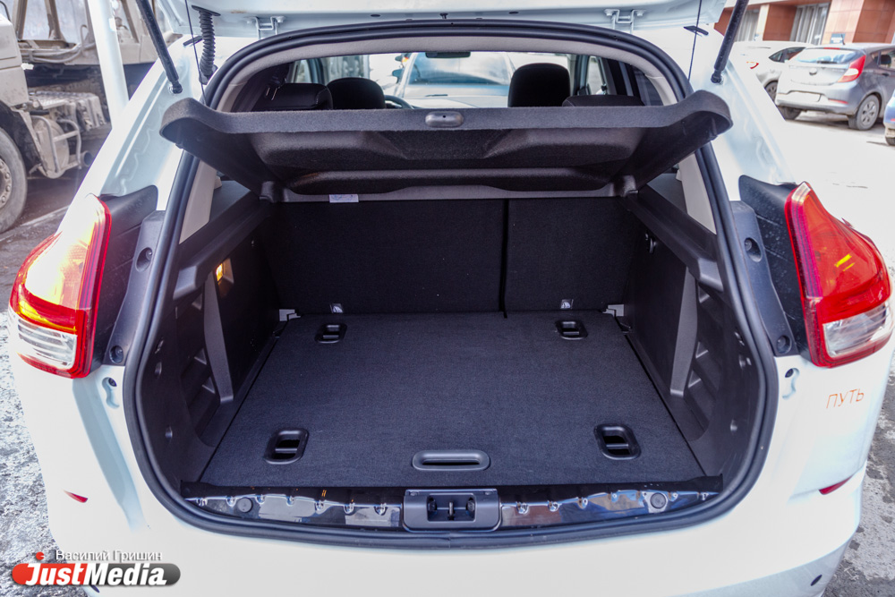 Цепной двигатель Nissan, неубиваемая подвеска и стильный дизайн: JustMedia.ru протестировал новую LADA XRAY. ТЕСТ-ДРАЙВ - Фото 11